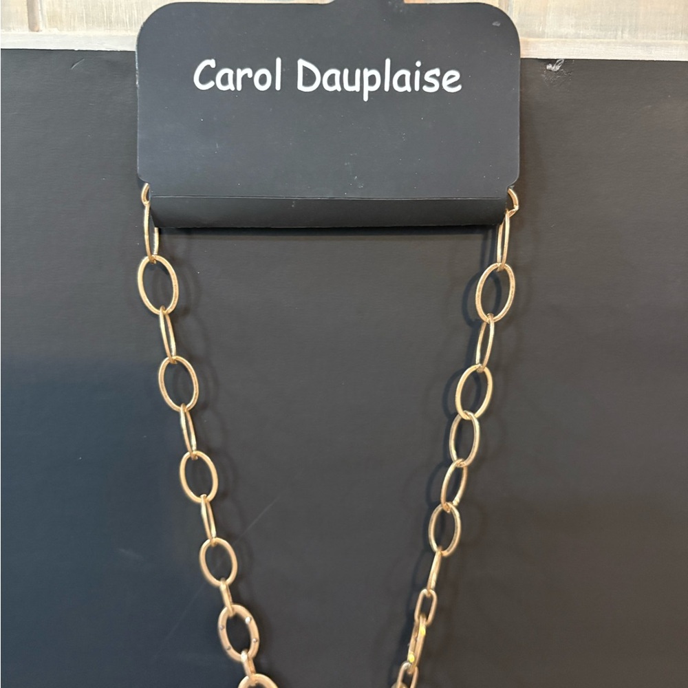Elegant Gold Chain Link Necklace - Picture 5 of 6